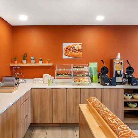 Quality Inn & Suites 콘웰 외부 사진