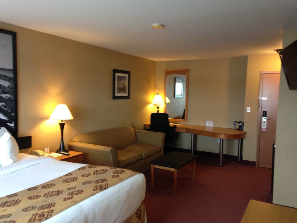 Quality Inn & Suites 콘웰 외부 사진