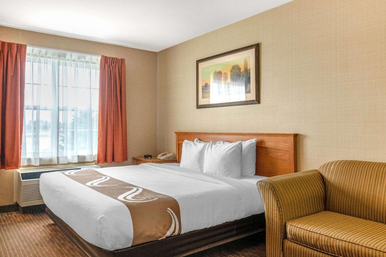 Quality Inn & Suites 콘웰 외부 사진