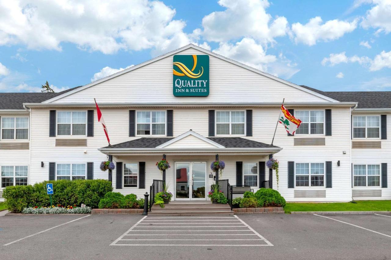 Quality Inn & Suites 콘웰 외부 사진