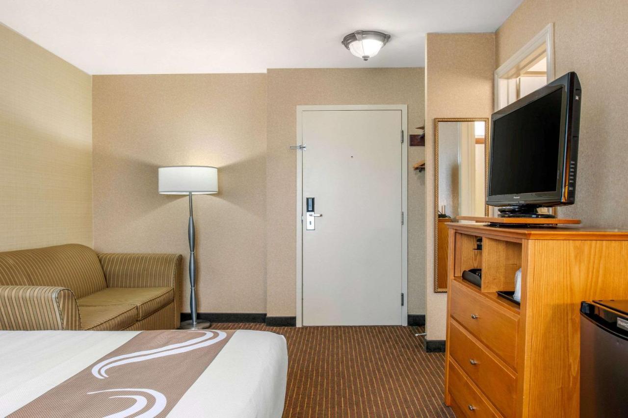 Quality Inn & Suites 콘웰 외부 사진