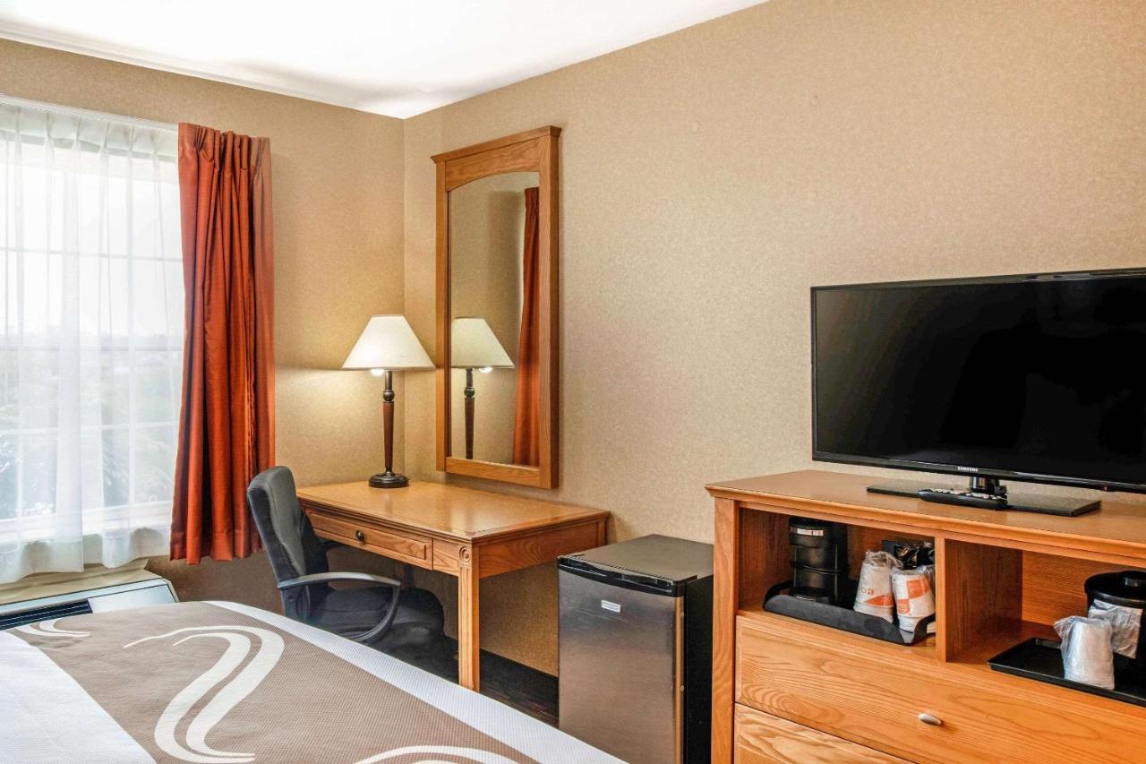 Quality Inn & Suites 콘웰 외부 사진