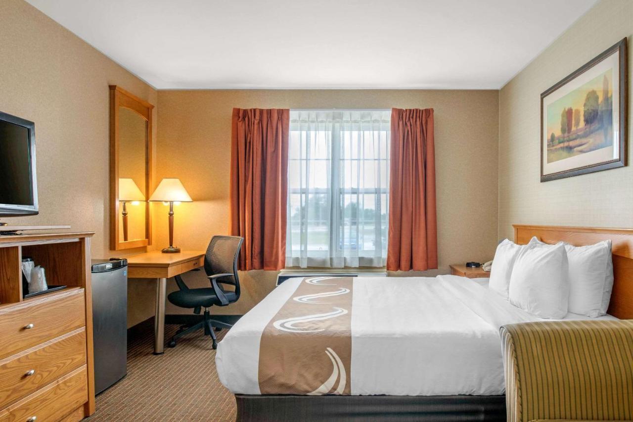 Quality Inn & Suites 콘웰 외부 사진