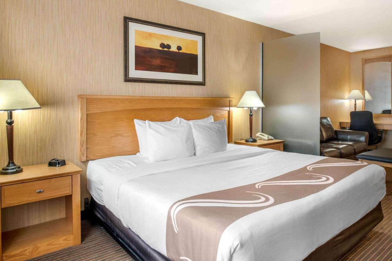 Quality Inn & Suites 콘웰 외부 사진