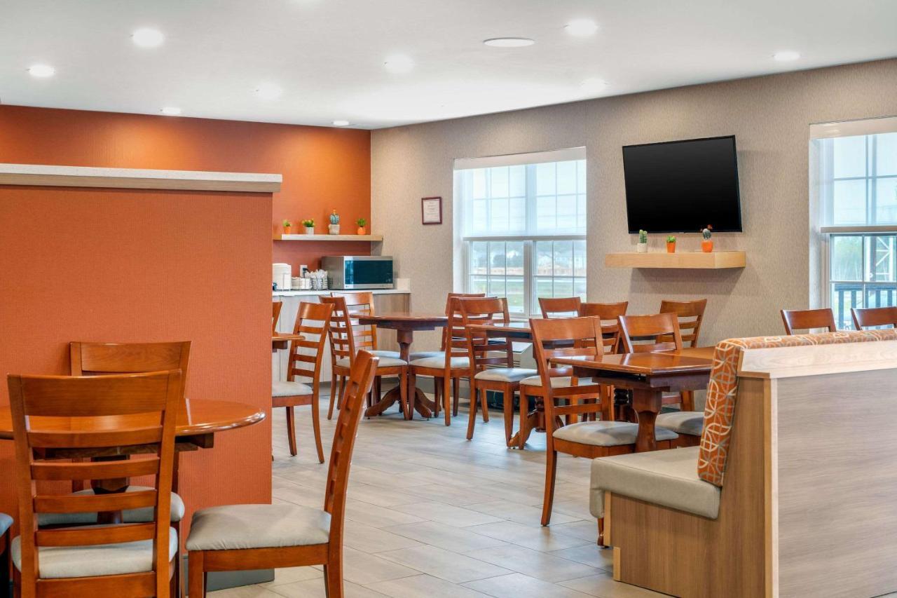 Quality Inn & Suites 콘웰 외부 사진